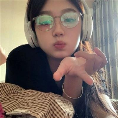 埃舍尔街的红色邮筒